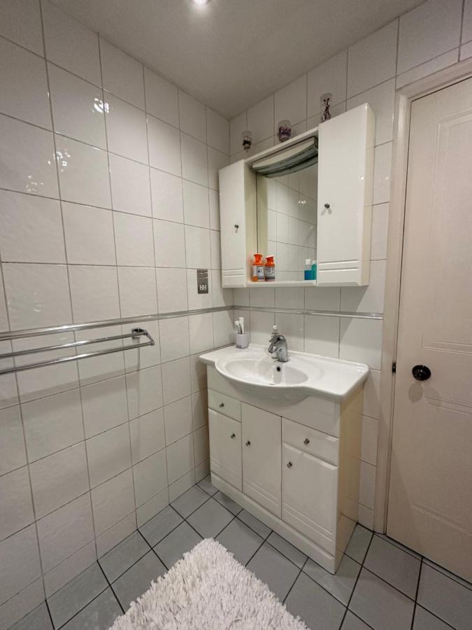 Cozy Private Room For Single Use 伦敦 外观 照片