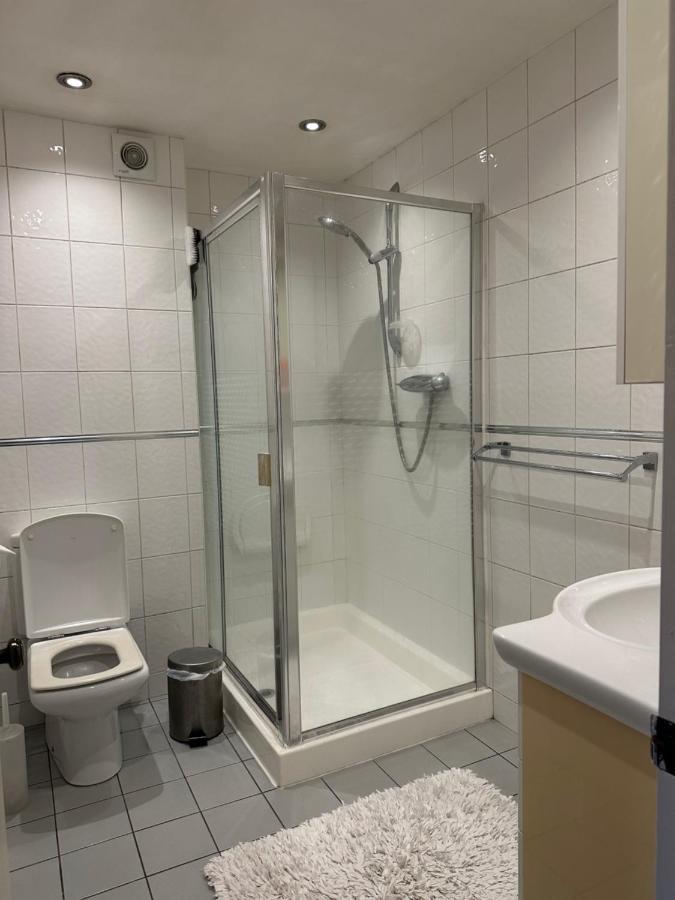 Cozy Private Room For Single Use 伦敦 外观 照片